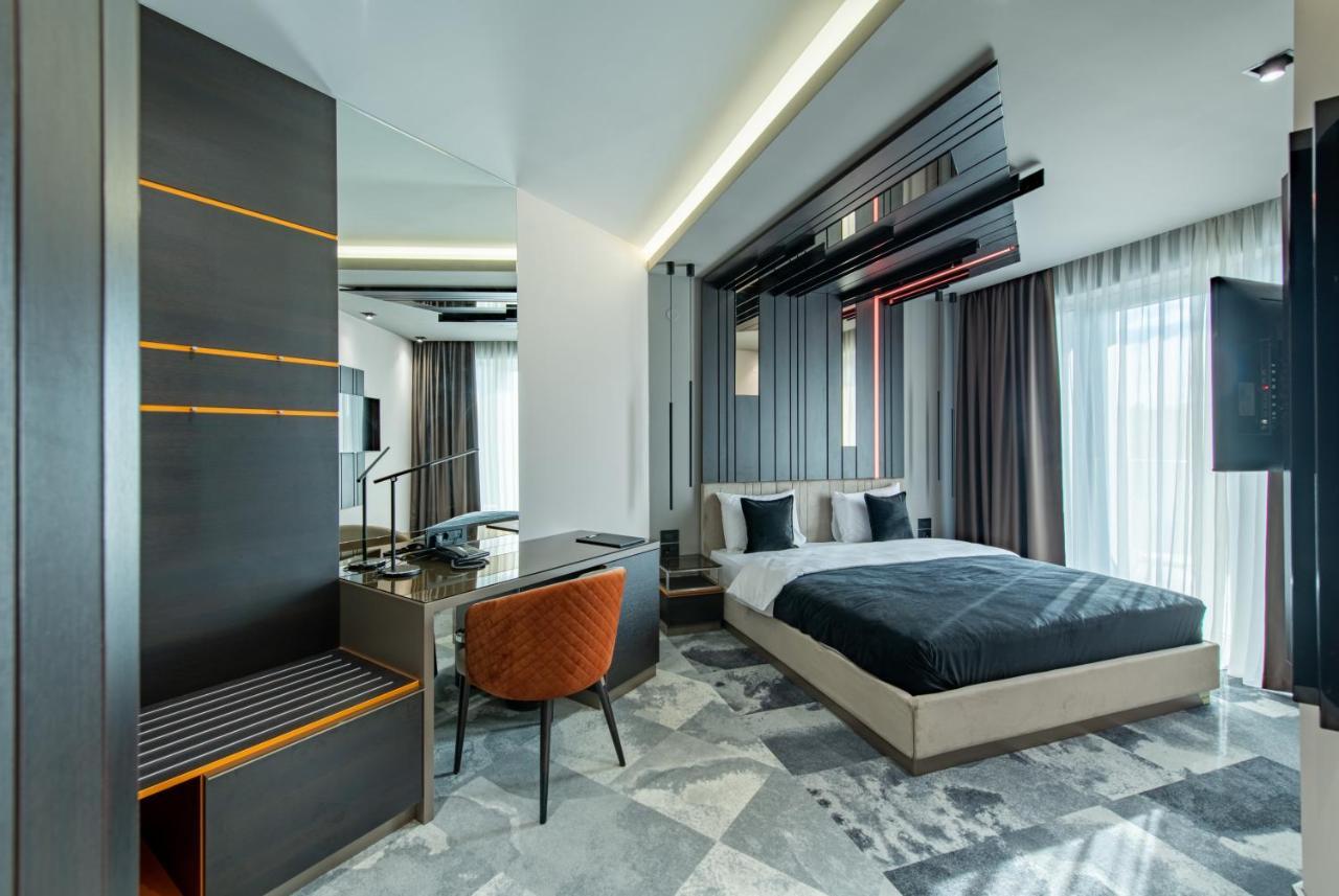 Zeneva Lux 4*