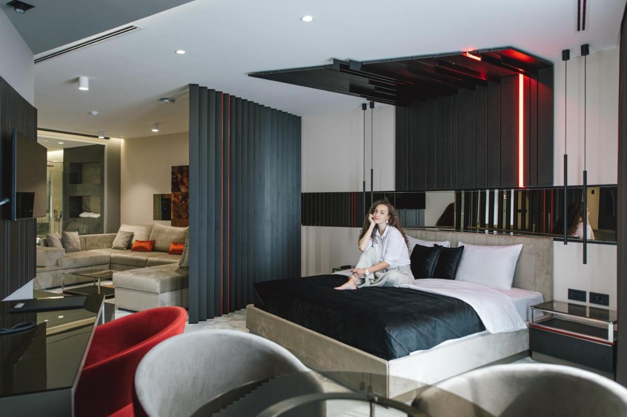 Zeneva Lux Hotel 4*